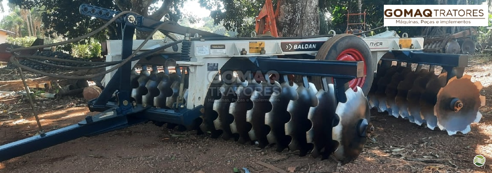IMPLEMENTOS AGRICOLAS GRADE NIVELADORA NIVELADORA 32 DISCOS GOMAQ Tratores ANAPOLIS GOIAS GO